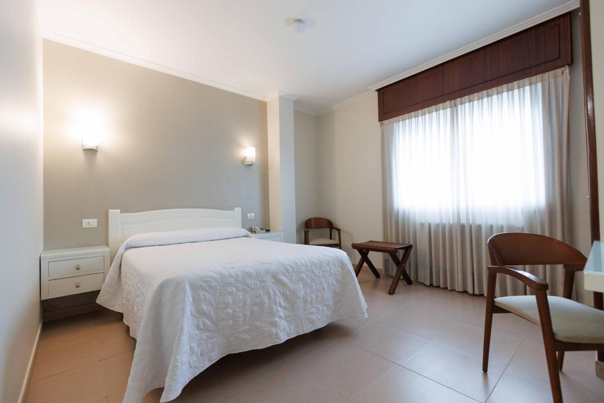 Hotel O Cruceiro Caldas De Reis Buitenkant foto
