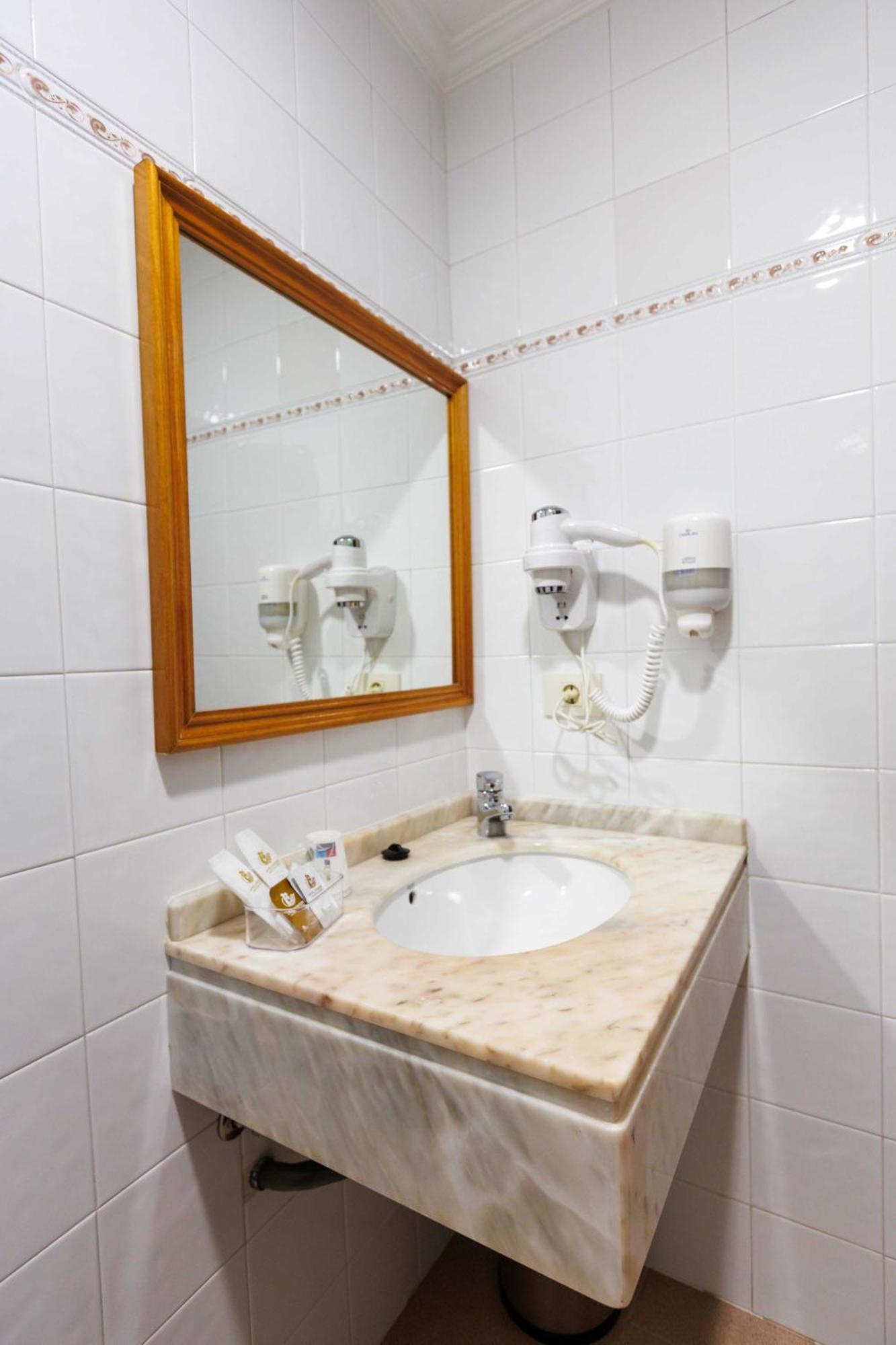 Hotel O Cruceiro Caldas De Reis Buitenkant foto